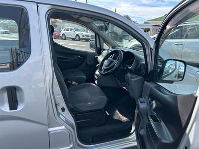 2015 Nissan NV200 - Thumbnail