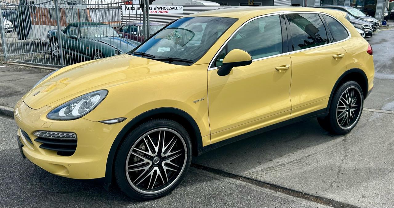 2011 Porsche CAYENNE