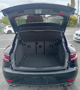 2015 Porsche macan - Thumbnail